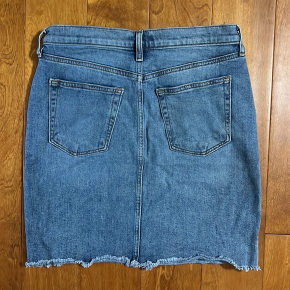 LOFT Outlet Denim Jean Skirt Size 0 Distressed Hem Classic Nautical Coastal - Picture 4 of 6